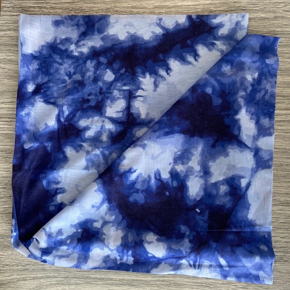 Tie-Dye Multi-Wear Bandeau - Picture 3 of 4